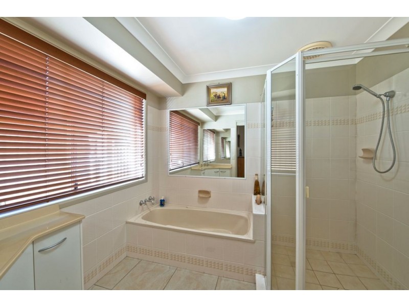 5 Saltbreeze Court, Runaway Bay QLD 4216