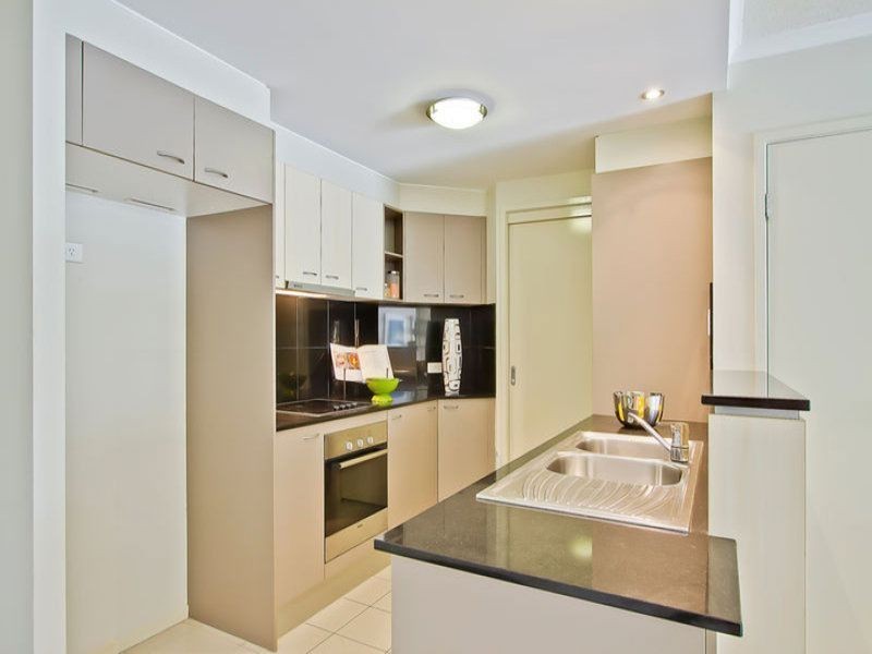 21 Cypress Avenue, Surfers Paradise QLD 4217