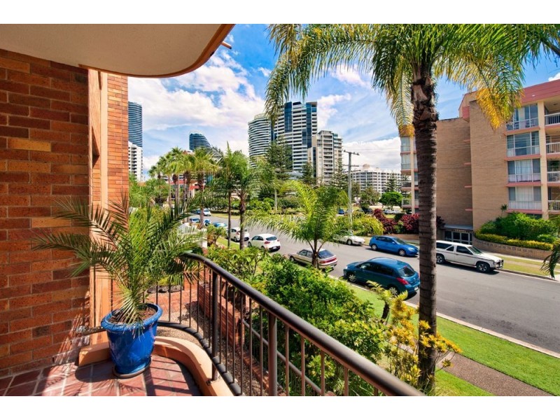 10/7 Federation Avenue, Broadbeach QLD 4218