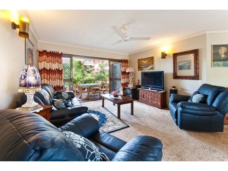 10/7 Federation Avenue, Broadbeach QLD 4218