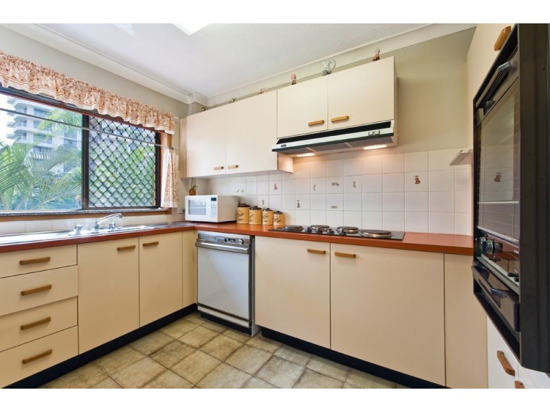 10/7 Federation Avenue, Broadbeach QLD 4218