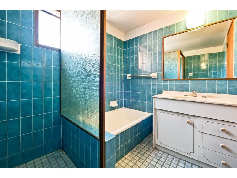 10/7 Federation Avenue, Broadbeach QLD 4218
