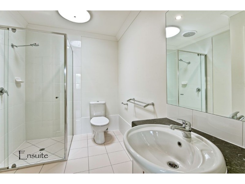 3/119 Eugaree Street, Southport QLD 4215