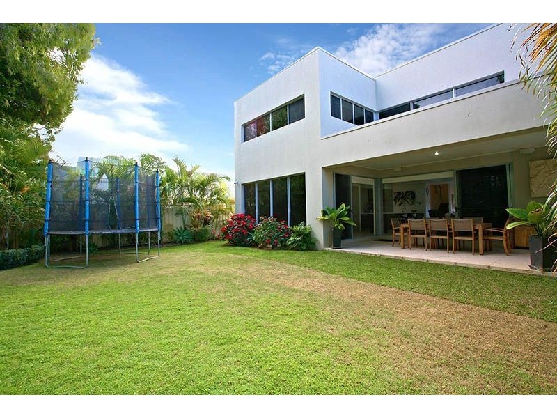 18 Yacht St, Southport QLD 4215