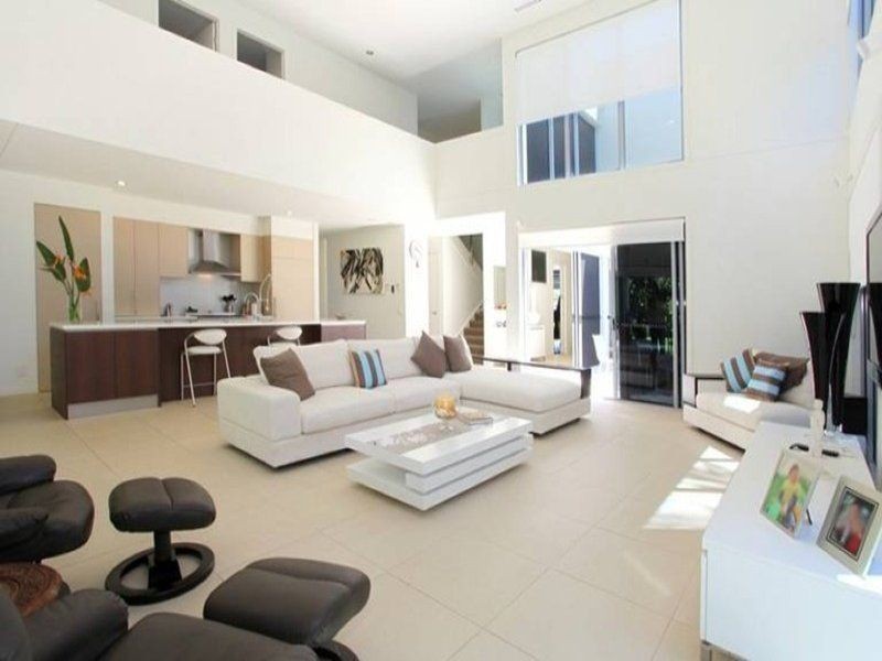 18 Yacht St, Southport QLD 4215