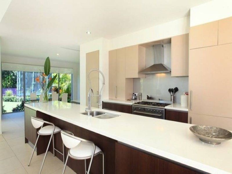 18 Yacht St, Southport QLD 4215