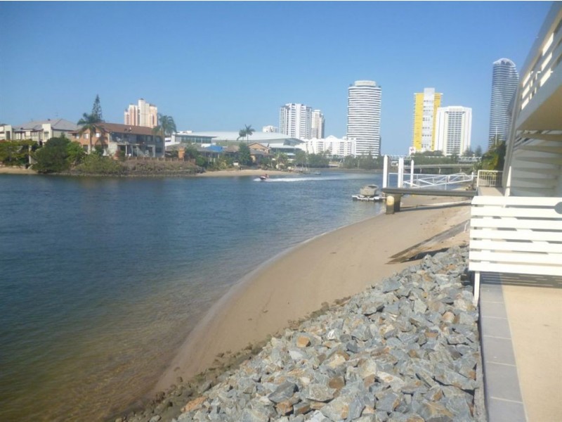 13 Lotus Key, Broadbeach Waters QLD 4218