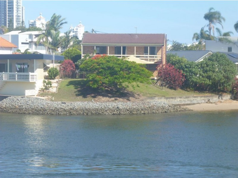 13 Lotus Key, Broadbeach Waters QLD 4218