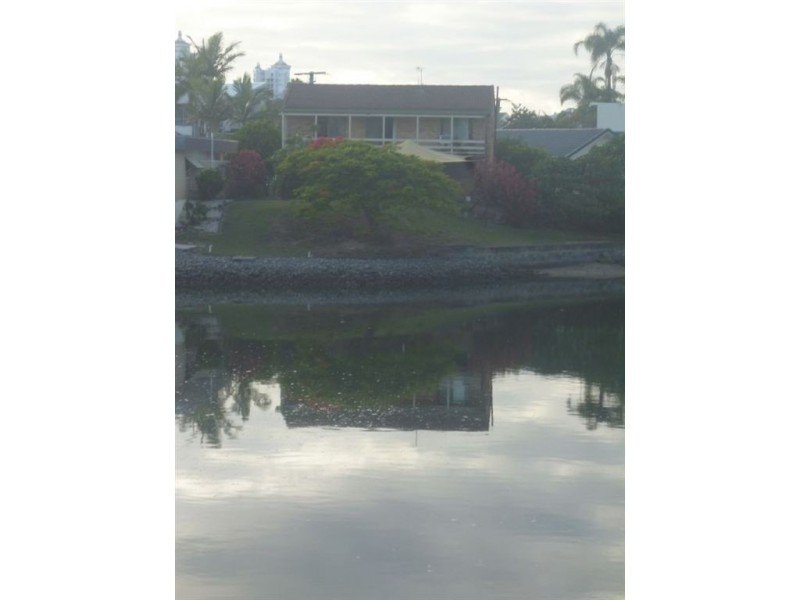 13 Lotus Key, Broadbeach Waters QLD 4218