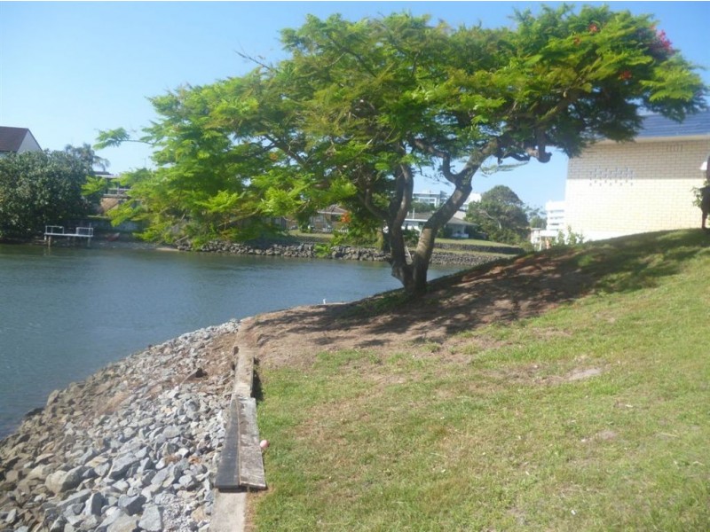 13 Lotus Key, Broadbeach Waters QLD 4218