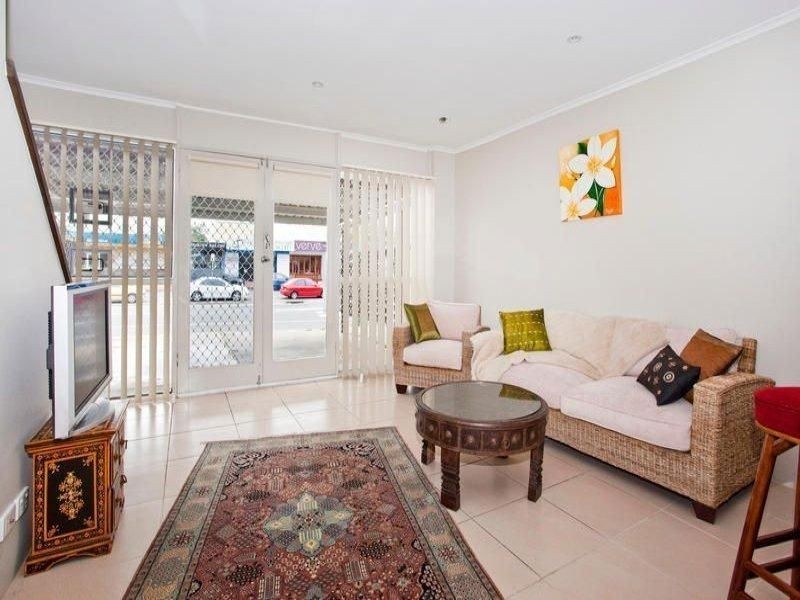 1/2 Sunshine Boulevard, Broadbeach Waters QLD 4218