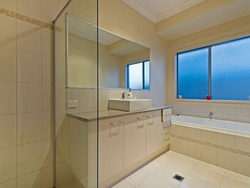 10 Iridium Drive, Hope Island QLD 4212