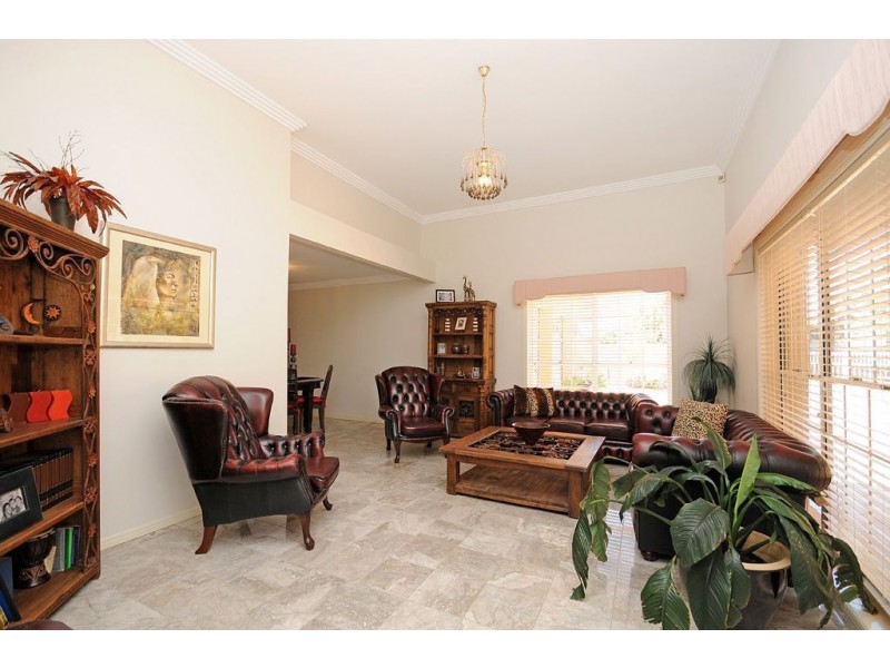 20 Darnay Road, Broadbeach Waters QLD 4218