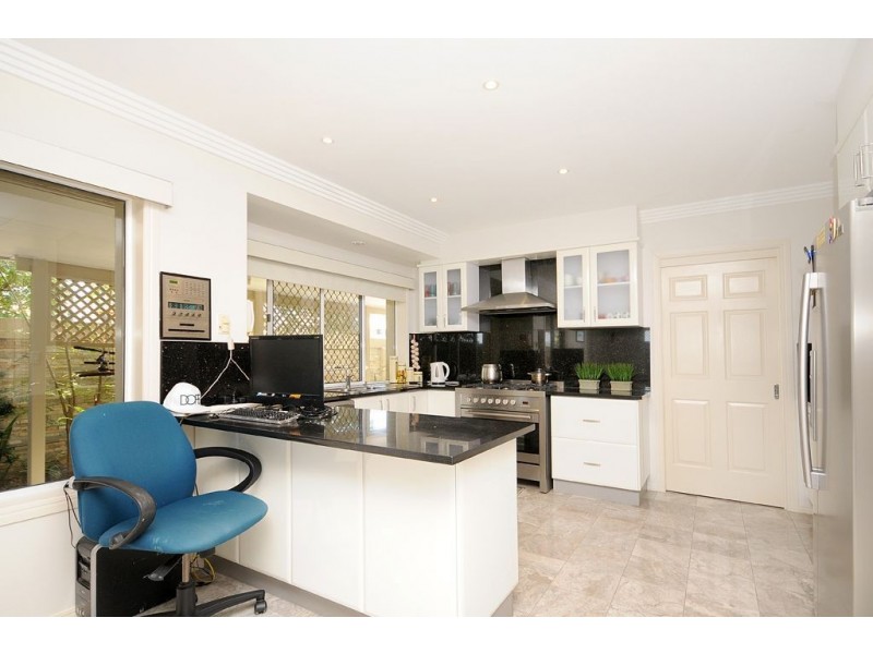 20 Darnay Road, Broadbeach Waters QLD 4218