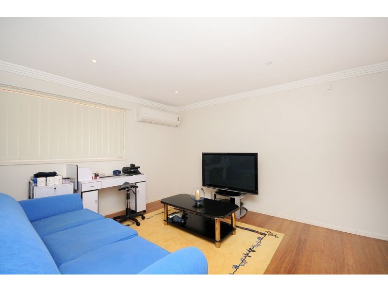 20 Darnay Road, Broadbeach Waters QLD 4218