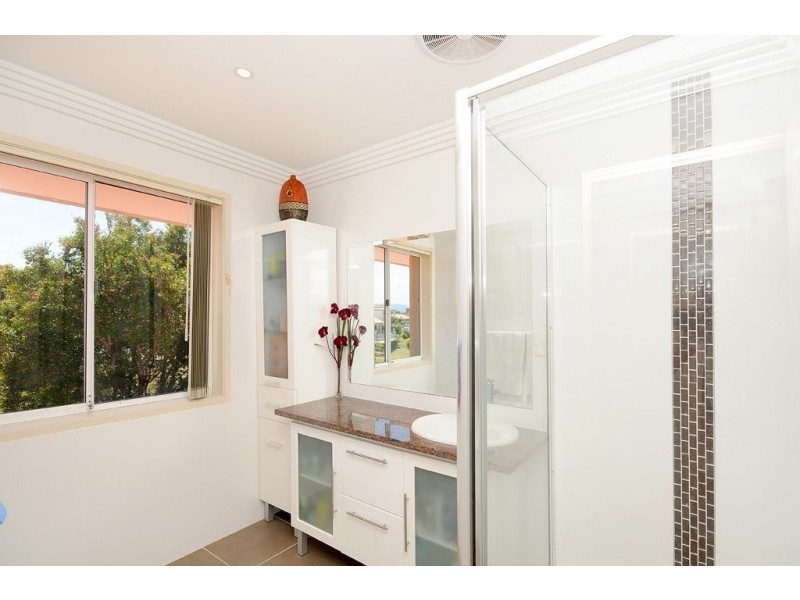 20 Darnay Road, Broadbeach Waters QLD 4218