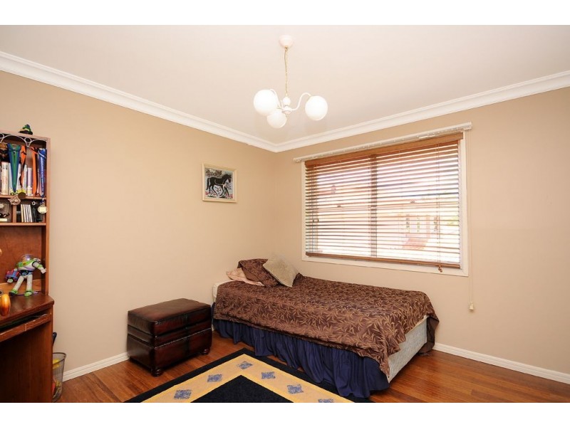 20 Darnay Road, Broadbeach Waters QLD 4218