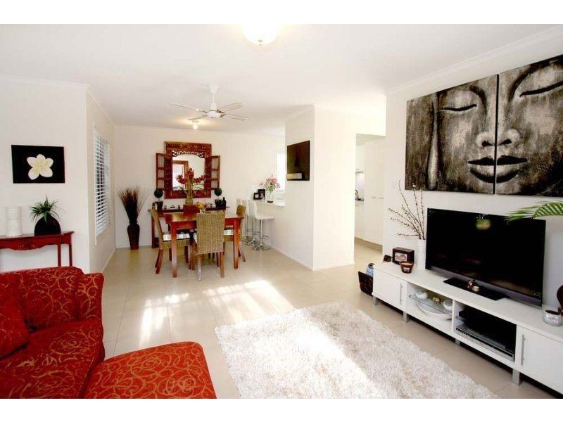 2/10 Woodgate Place, Paradise Point QLD 4216