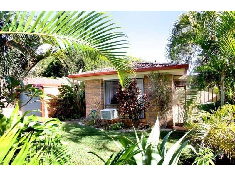 2/10 Woodgate Place, Paradise Point QLD 4216