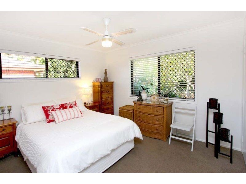 2/10 Woodgate Place, Paradise Point QLD 4216