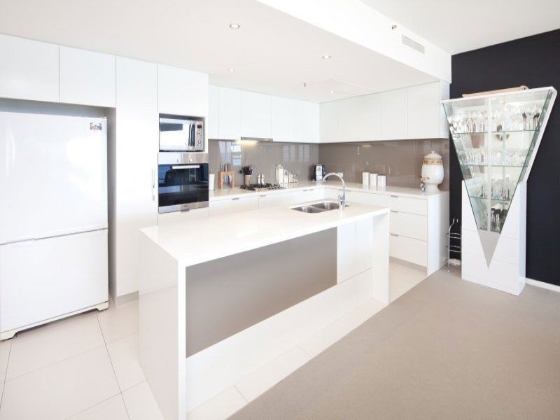 14 George Avenue, Broadbeach QLD 4218