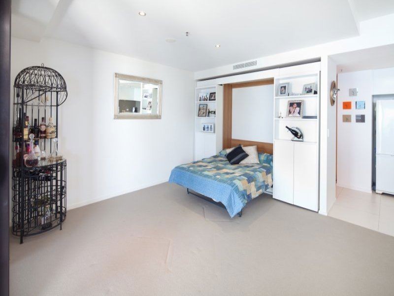 14 George Avenue, Broadbeach QLD 4218