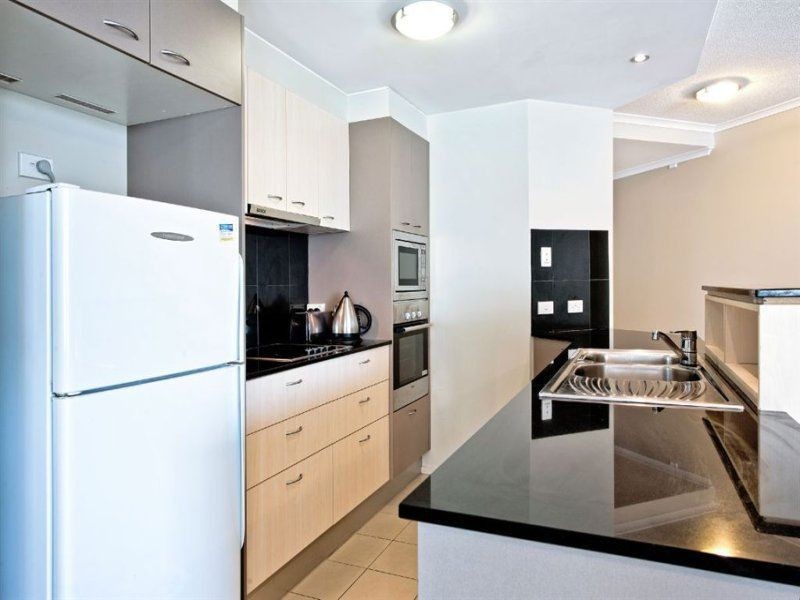 21 Cypress Avenue, Surfers Paradise QLD 4217