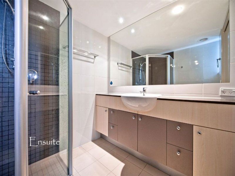 21 Cypress Avenue, Surfers Paradise QLD 4217