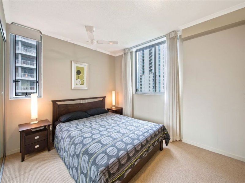 21 Cypress Avenue, Surfers Paradise QLD 4217