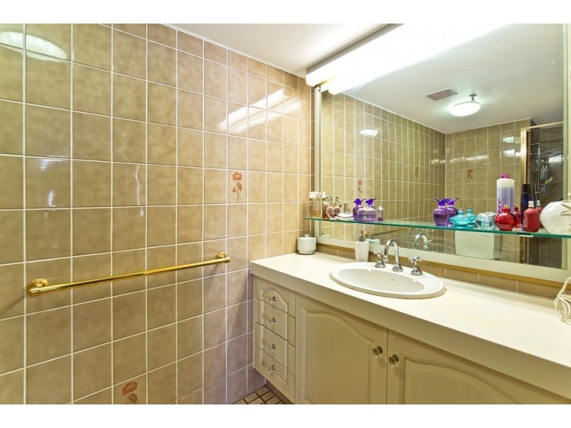 87 Old Burleigh Road, Surfers Paradise QLD 4217