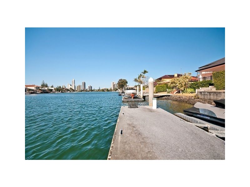 11 Cleland Crescent, Broadbeach Waters QLD 4218