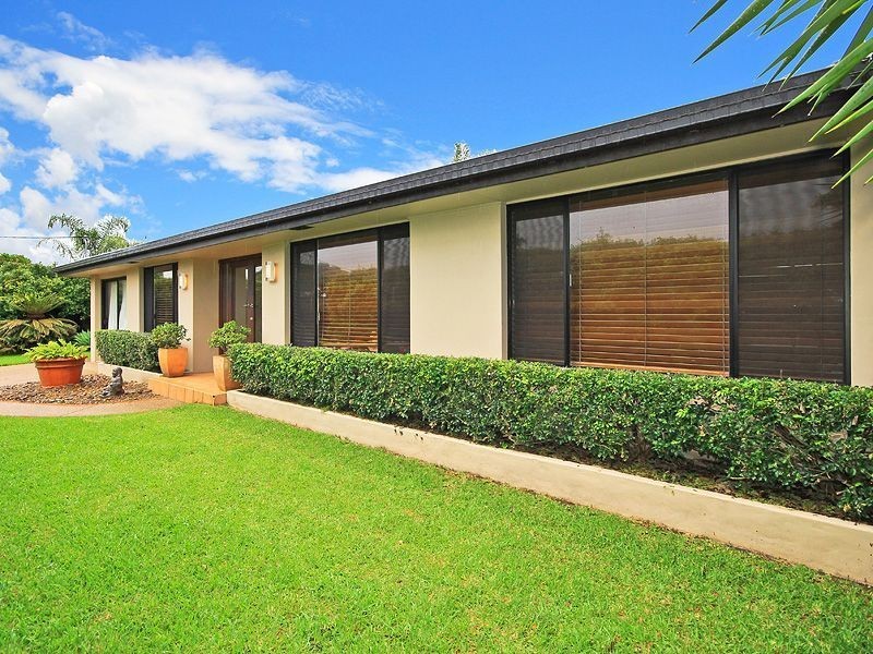 93 Monaco Street, Broadbeach Waters QLD 4218