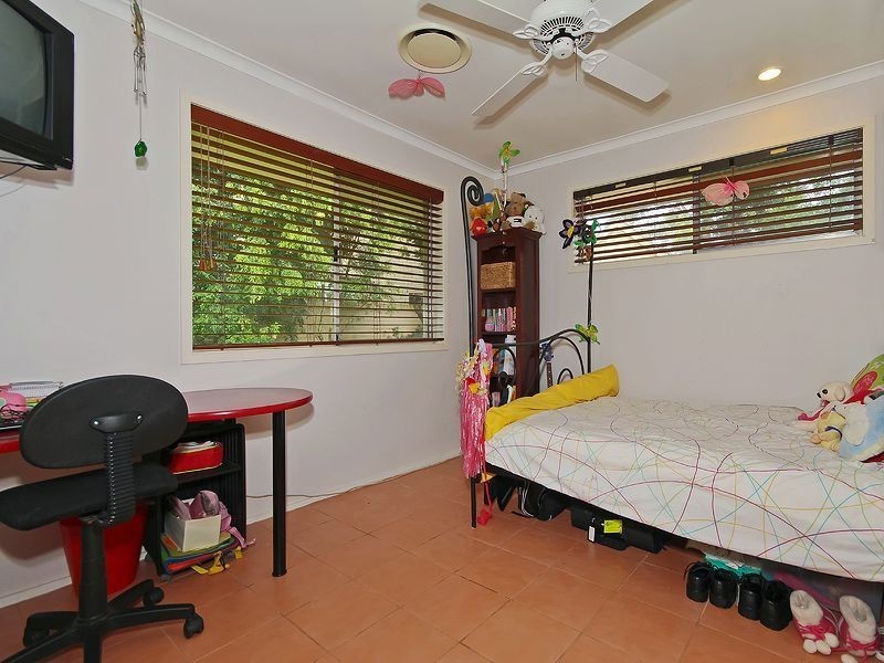 93 Monaco Street, Broadbeach Waters QLD 4218