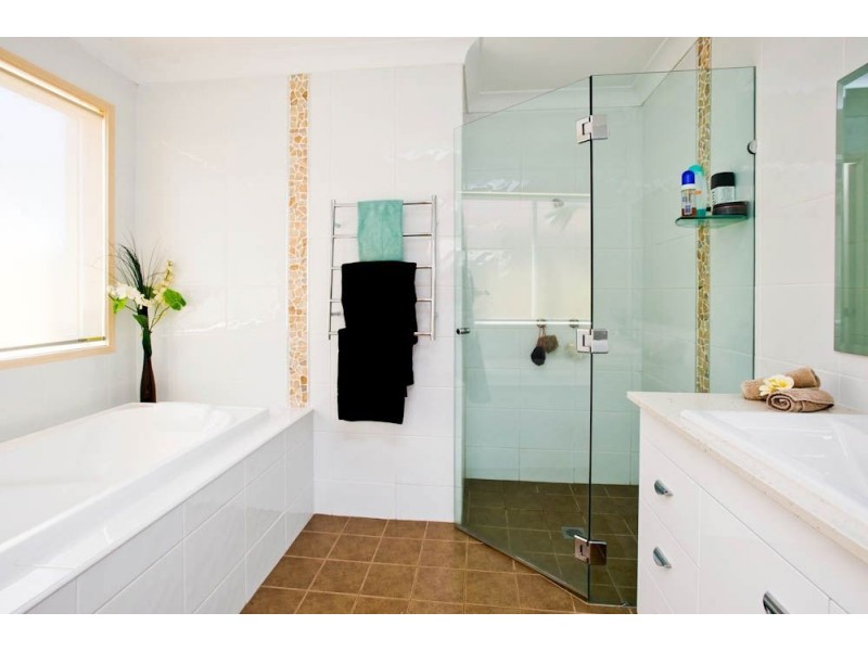108 Sundance Way, Runaway Bay QLD 4216