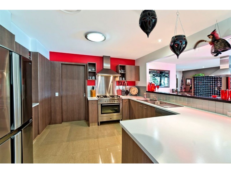 20 Namatjira Court, Broadbeach Waters QLD 4218