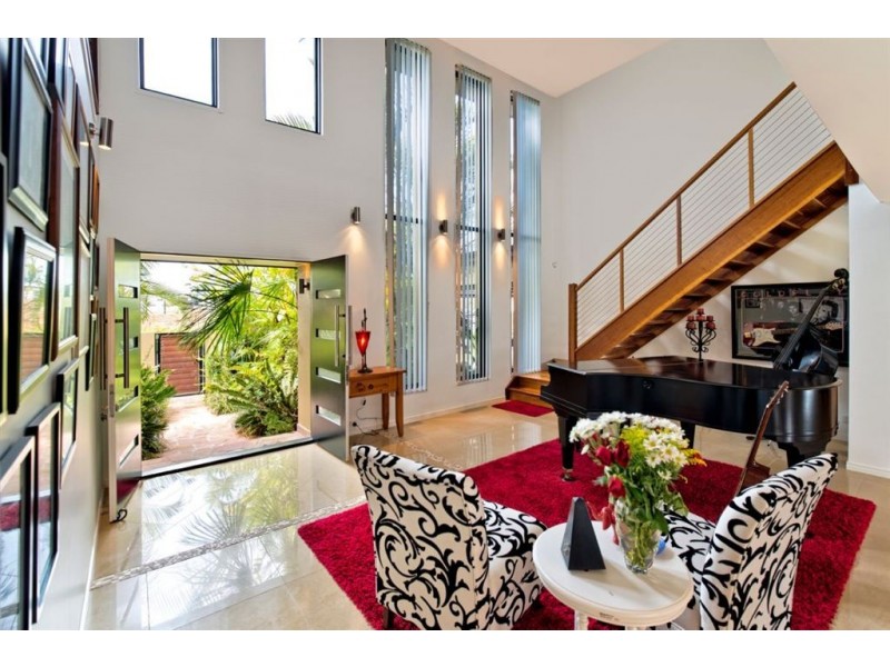 20 Namatjira Court, Broadbeach Waters QLD 4218