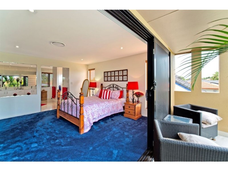 20 Namatjira Court, Broadbeach Waters QLD 4218