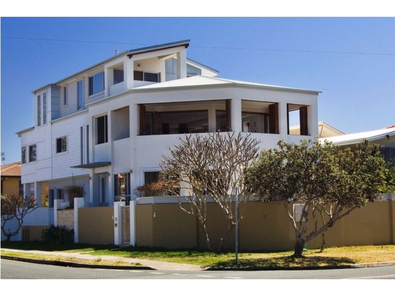 11 Wave St, Mermaid Beach QLD 4218