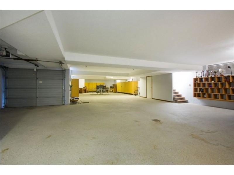11 Wave St, Mermaid Beach QLD 4218