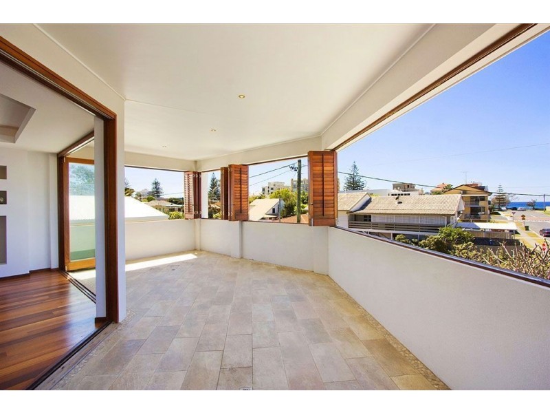 11 Wave St, Mermaid Beach QLD 4218
