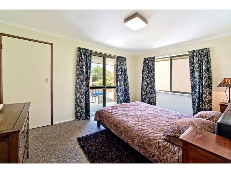 4 Cassia Street, Runaway Bay QLD 4216