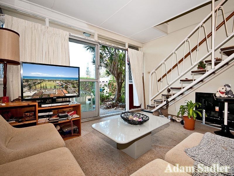 8 Mary Avenue, Broadbeach QLD 4218