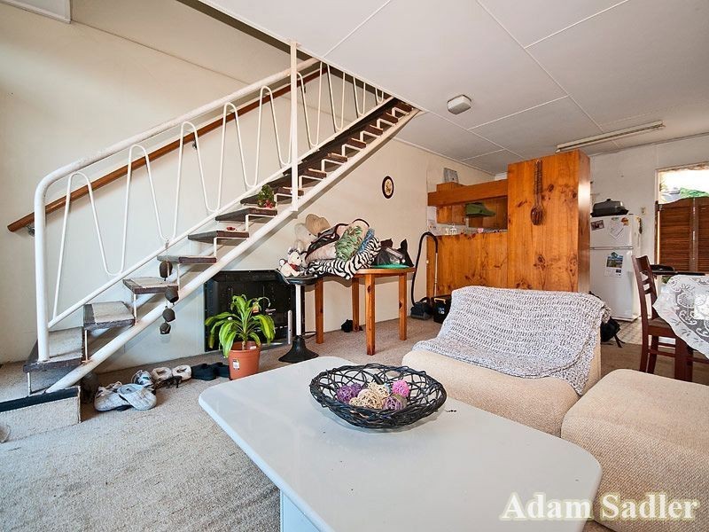 8 Mary Avenue, Broadbeach QLD 4218