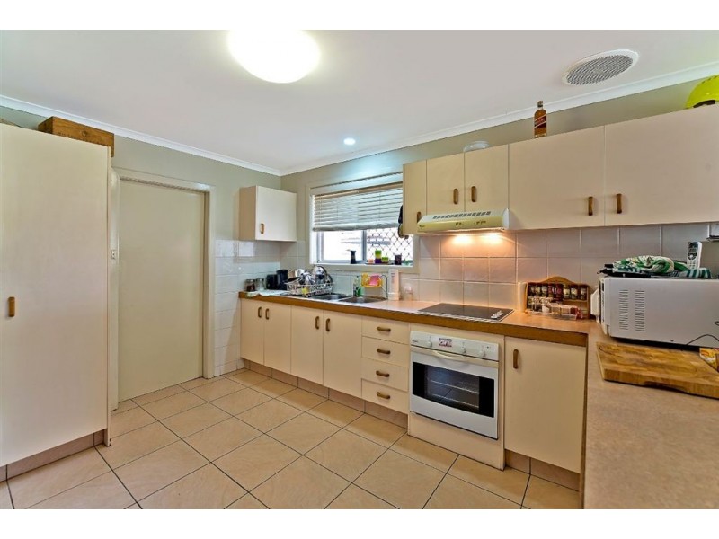 19 Shoveller Avenue, Paradise Point QLD 4216