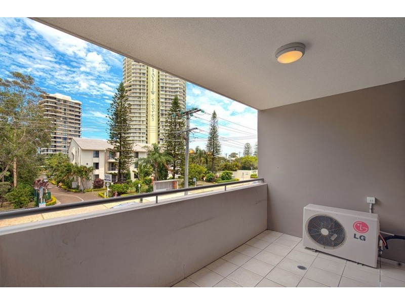 8/12-18 Bayview Street, Runaway Bay QLD 4216
