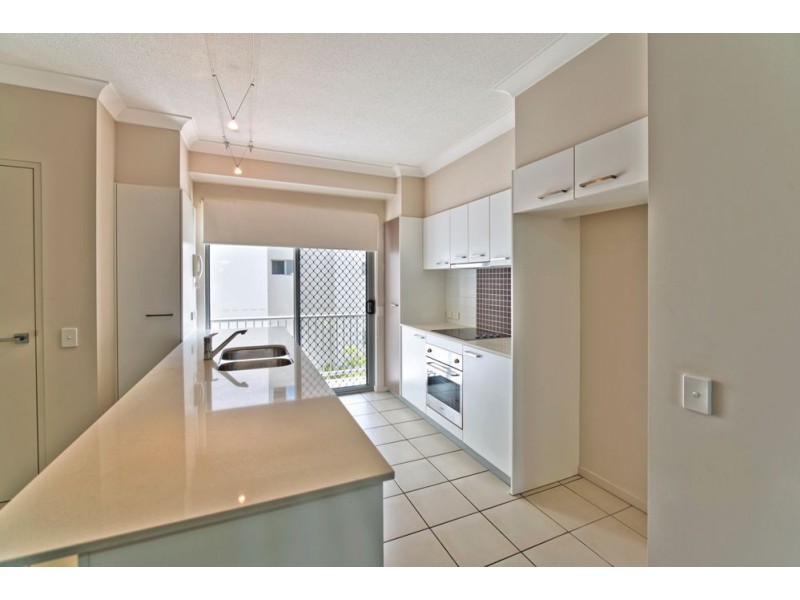 8/12-18 Bayview Street, Runaway Bay QLD 4216