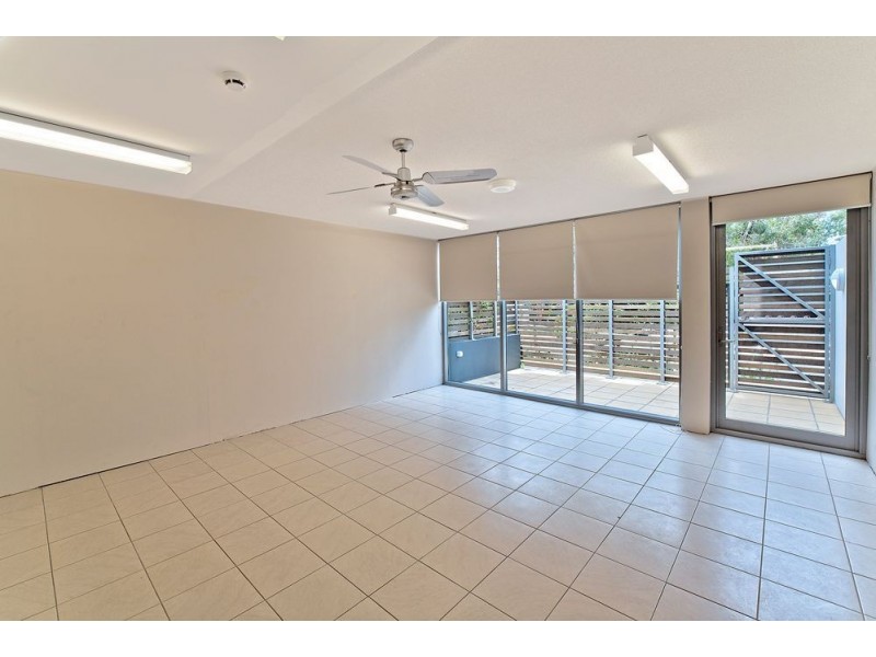 8/12-18 Bayview Street, Runaway Bay QLD 4216