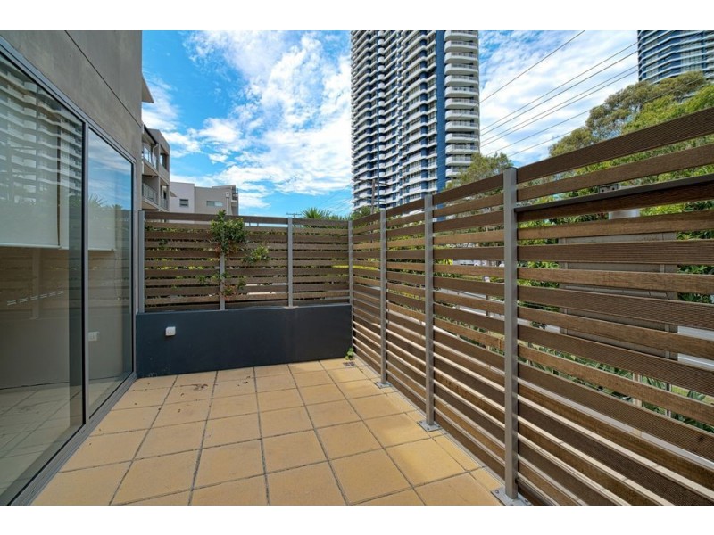 8/12-18 Bayview Street, Runaway Bay QLD 4216