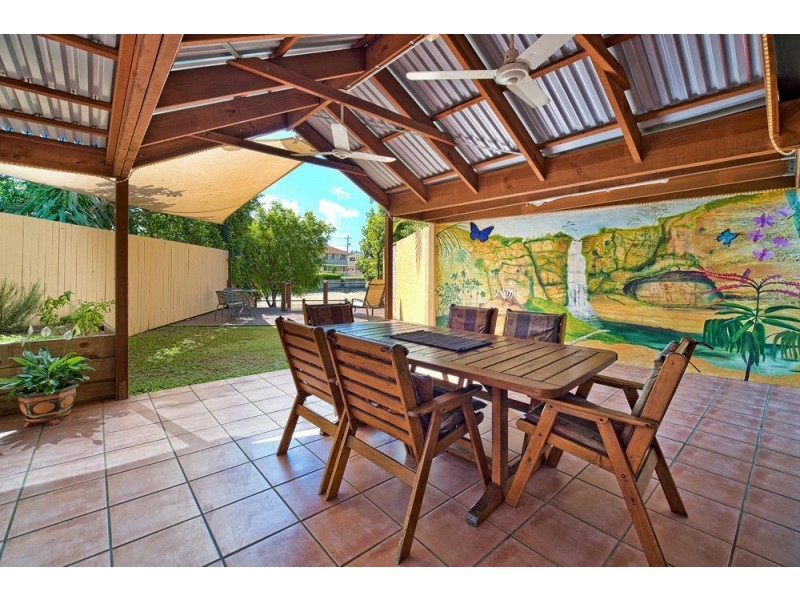 9 Merrimac Boulevard, Broadbeach Waters QLD 4218