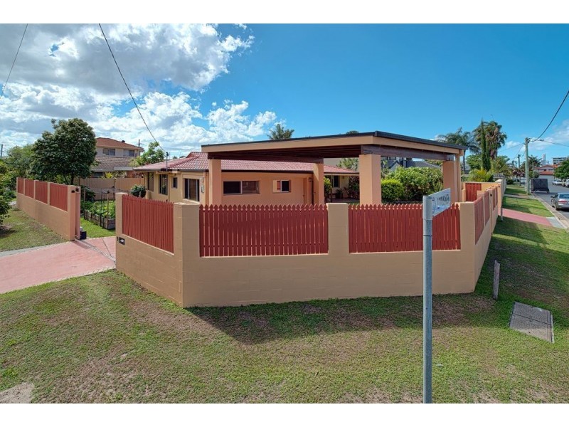 9 Merrimac Boulevard, Broadbeach Waters QLD 4218